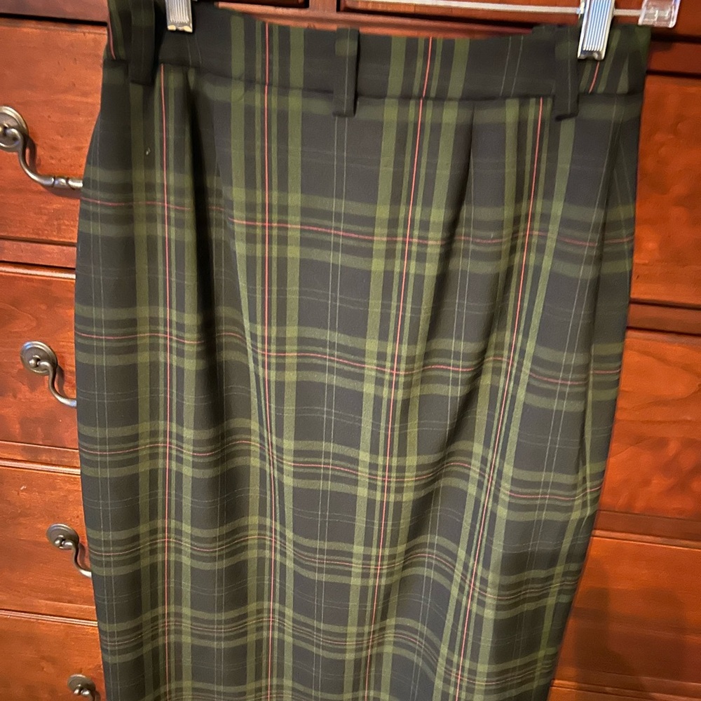 Aritzia Wilfred button down plaid skirt (midi) - Picture 3 of 4